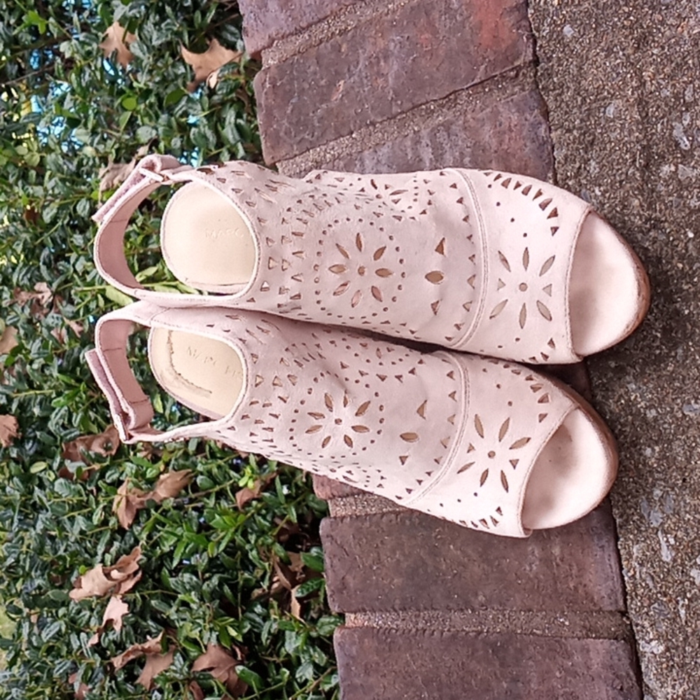 Marc Fisher Tan Cork Lace Wedges